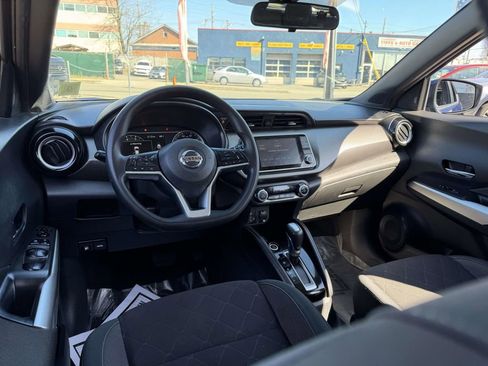 Used 2020 Nissan Kicks SV image 20