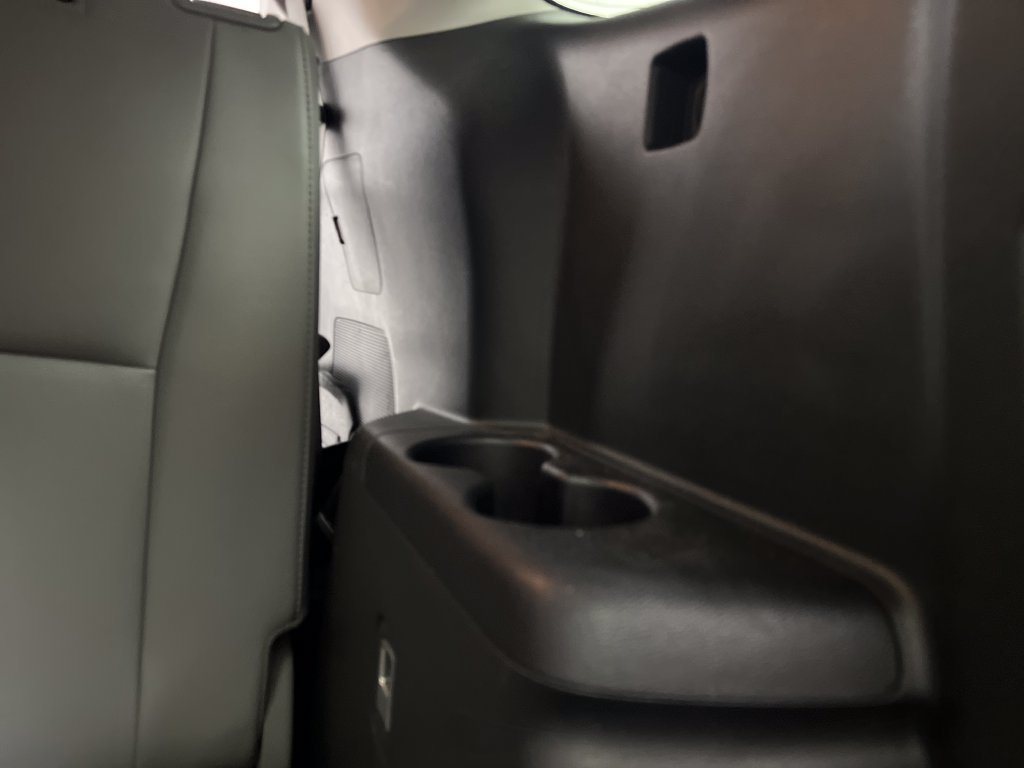 Used 2020 Toyota Highlander Platinum FWD image 24