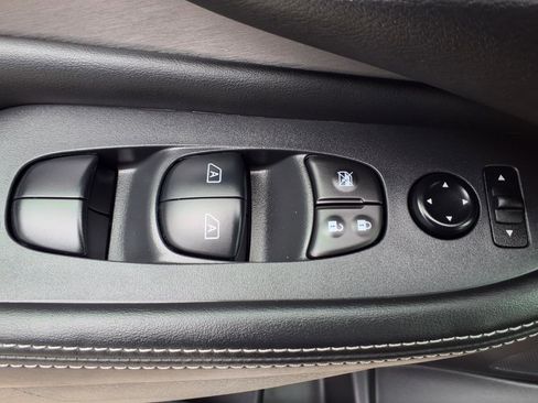 Certified 2023 Nissan Murano SV w/ SV Midnight Edition Package image 21