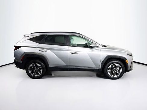 Certified 2025 Hyundai Tucson SEL image 9
