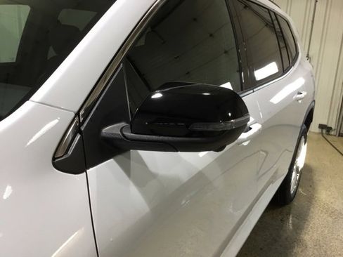 New 2026 GMC Acadia Elevation image 11