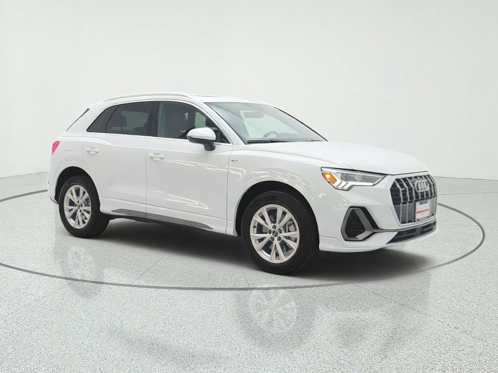 Used 2024 Audi Q3 2.0T Premium AWD/4WD image 3