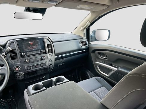 Used 2024 Nissan Titan SV AWD/4WD image 21