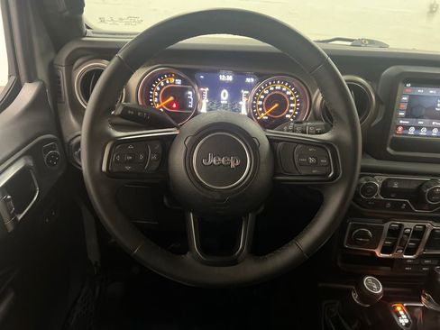Used 2018 Jeep Wrangler Unlimited Sport S AWD/4WD image 16