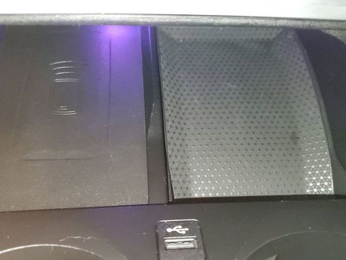 Used 2022 BMW X6 xDrive40i w/ M Sport Package image 30