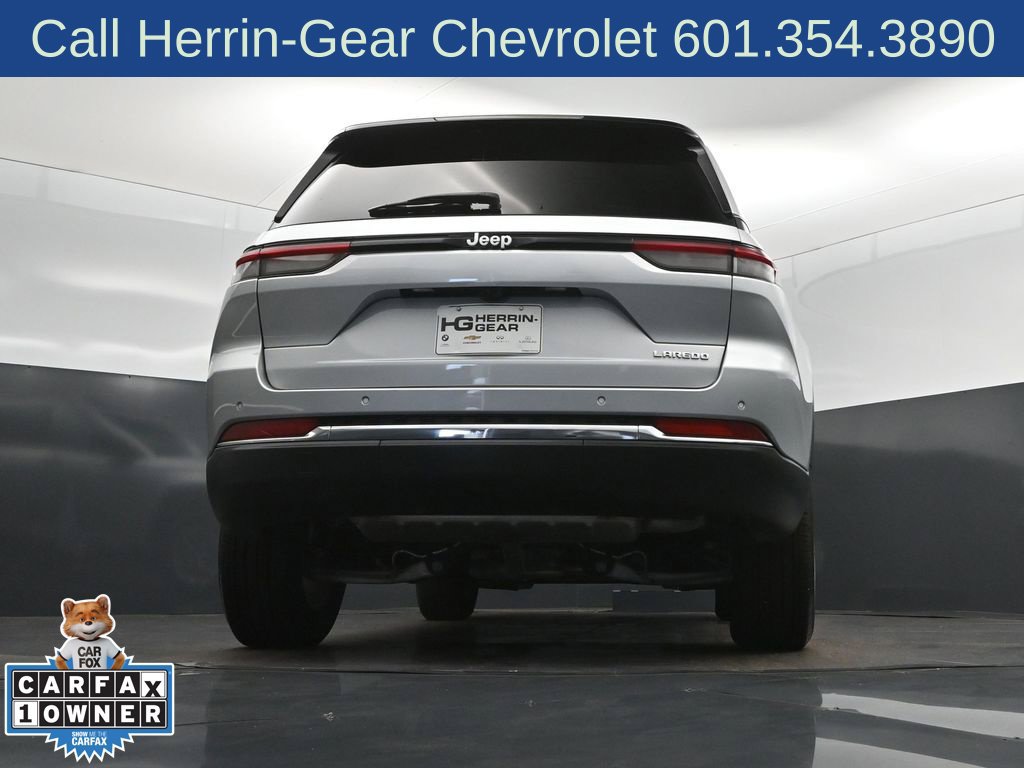 Used 2025 Jeep Grand Cherokee Laredo X w/ Luxury Tech Group I RWD image 41