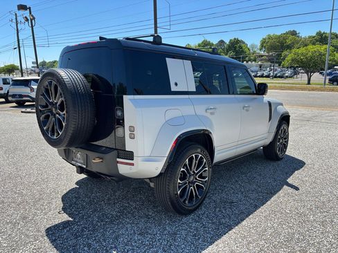 Used 2026 Land Rover Defender 110 image 10