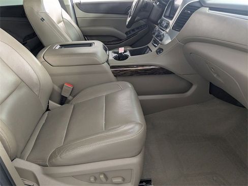Used 2019 GMC Yukon SLT w/ Premium Edition image 32