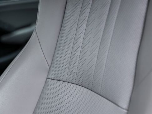 Used 2018 Honda Accord Touring image 32