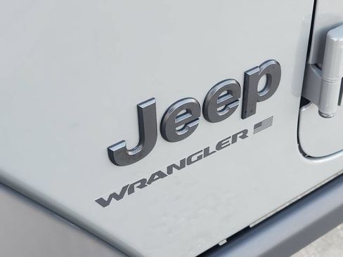 Used 2023 Jeep Wrangler Sport AWD/4WD image 9