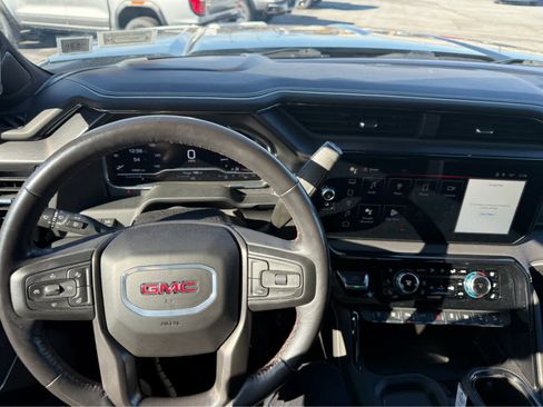 Used 2024 GMC Sierra 2500 AT4X image 10