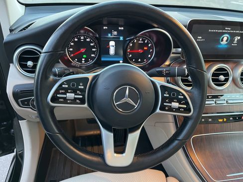 Used 2022 Mercedes-Benz GLC 300 GLC 300 image 33