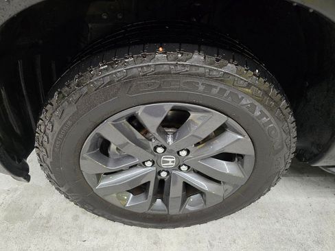 Used 2025 Honda Ridgeline Sport image 11