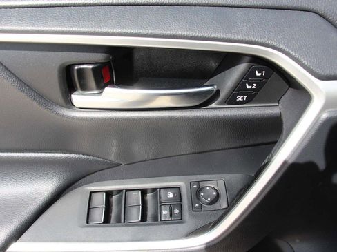 Used 2019 Toyota RAV4 XLE Premium w/ Cold Weather Package image 17