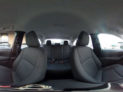 Used 2025 Toyota Corolla LE image 42