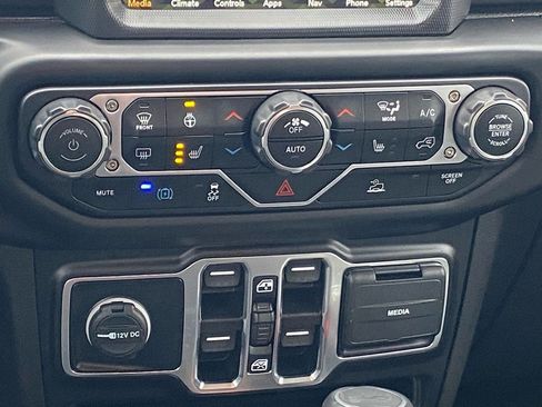 Used 2023 Jeep Wrangler Unlimited Sahara w/ Cold Weather Group image 9