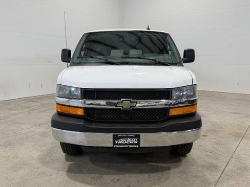 Used 2016 Chevrolet Express 3500 LT w/ LT Preferred Equipment Group RWD image 3