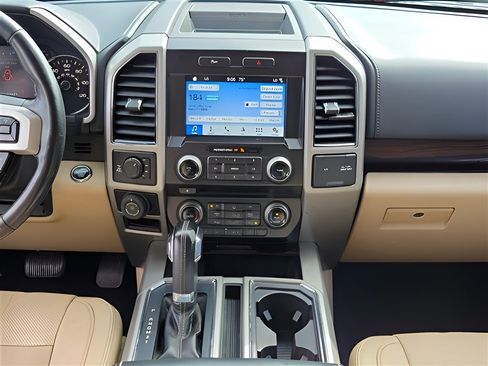 Used 2017 Ford F150 Lariat w/ Equipment Group 502A Luxury AWD/4WD image 14