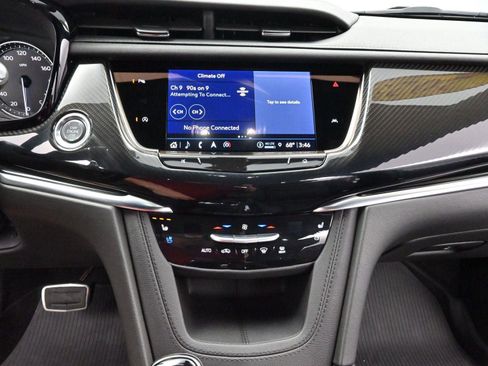 Certified 2025 Cadillac XT6 Sport w/ LPO, Floor Liner Package AWD/4WD image 24