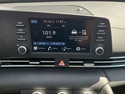 Used 2025 Hyundai Elantra SE FWD image 21