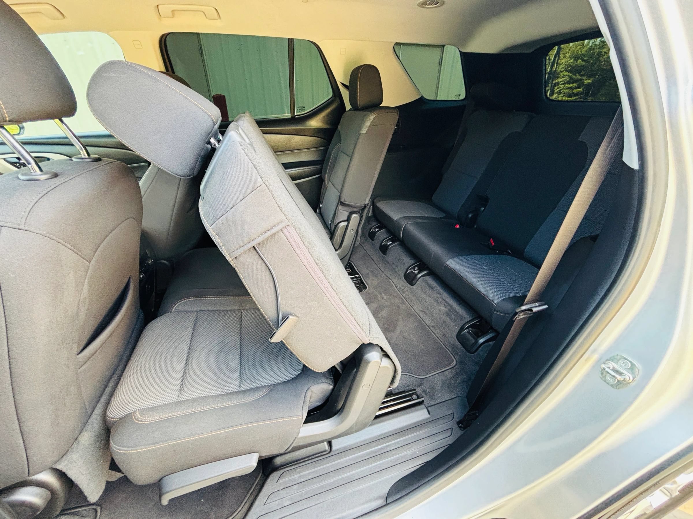 Used 2020 Chevrolet Traverse LS FWD image 13
