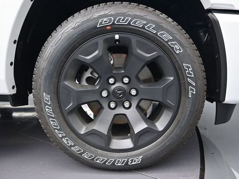 Used 2025 RAM 1500 Big Horn RWD image 9