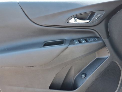 Used 2022 Chevrolet Equinox LT image 12