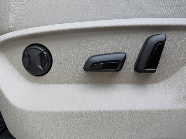 New 2026 Volkswagen Atlas SE FWD image 21