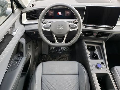 New 2026 Volkswagen Tiguan SE image 10