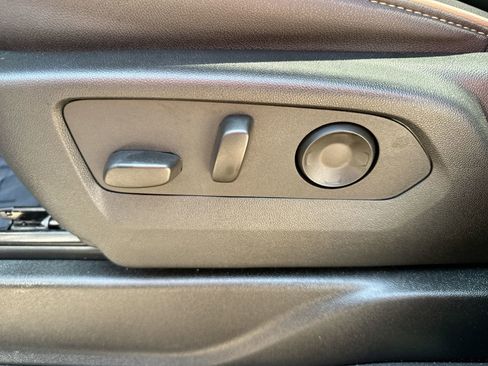 Used 2025 Chevrolet Tahoe Premier image 12