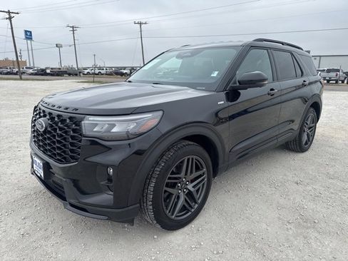 Used 2025 Ford Explorer ST-Line w/ ST-Line Street Pack image 1