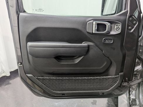 Used 2024 Jeep Wrangler Sport S image 12