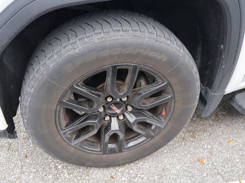 Used 2022 GMC Sierra 1500 Elevation w/ Elevation Premium Package image 4