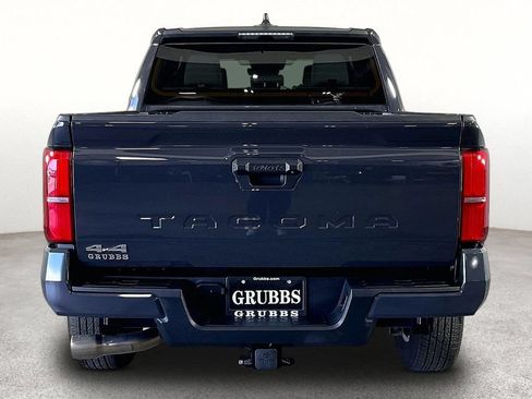 Used 2025 Toyota Tacoma SR5 AWD/4WD image 5