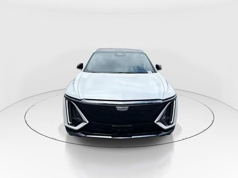 Used 2025 Cadillac Lyriq Sport AWD/4WD image 3