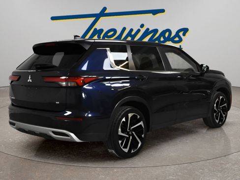 Used 2024 Mitsubishi Outlander SE FWD image 2