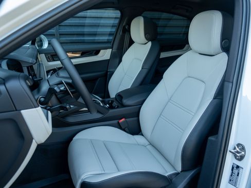 New 2026 Porsche Cayenne S image 5