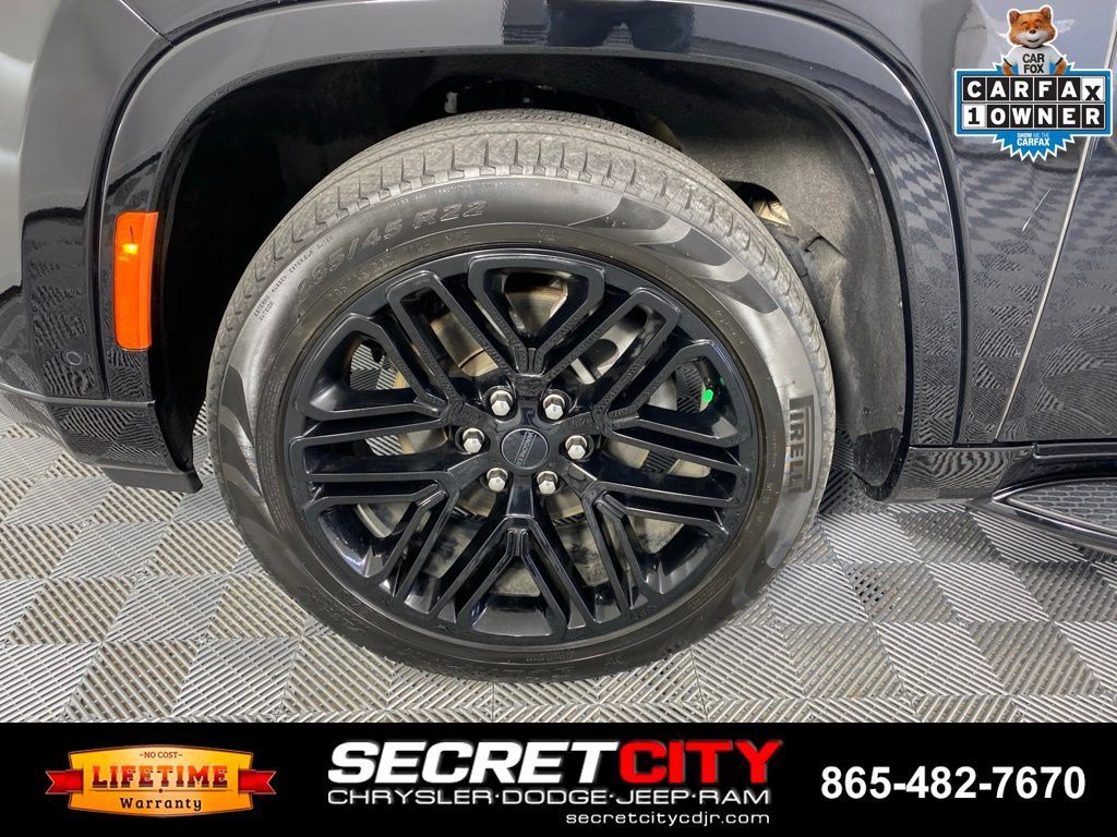Used 2025 Jeep Wagoneer Series II w/ Convenience Group I AWD/4WD image 9