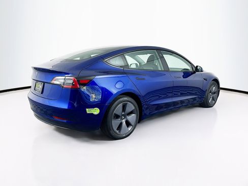Used 2023 Tesla Model 3 Standard Range image 9
