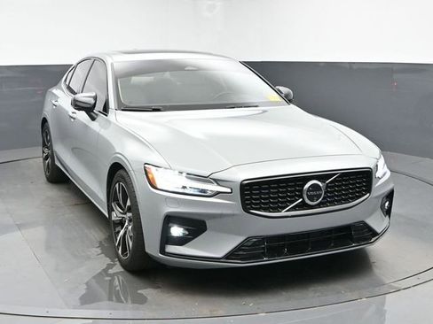 Used 2024 Volvo S60 B5 Plus w/ Climate Package FWD image 2