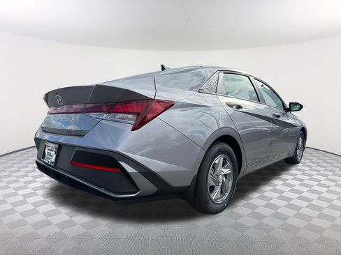 New 2026 Hyundai Elantra SE image 5