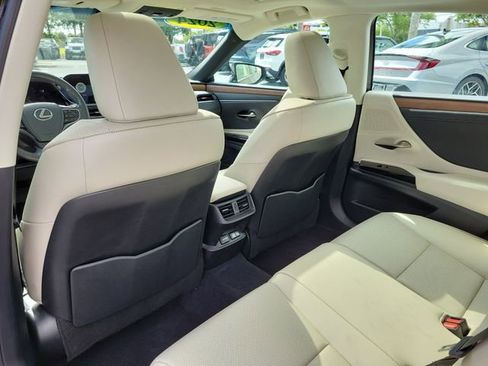 Used 2024 Lexus ES 350 w/ Premium Package FWD image 10
