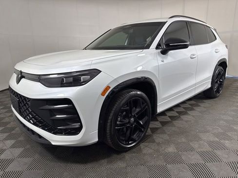 Certified 2025 Volkswagen Tiguan SE R-Line AWD/4WD image 8
