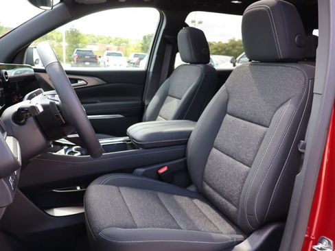 New 2025 Chevrolet Traverse LT w/ Sun and Wheel Package image 10