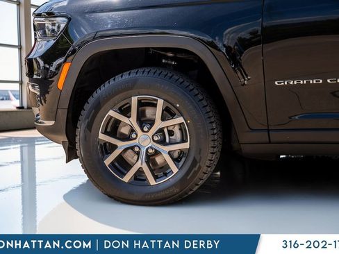 Used 2023 Jeep Grand Cherokee L Limited AWD/4WD image 36