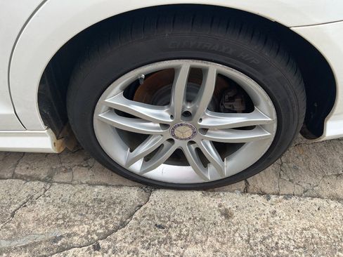 Used 2013 Mercedes-Benz C 250 Sedan image 9