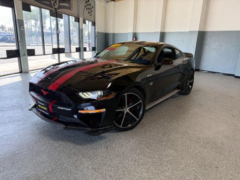Used 2018 Ford Mustang Coupe w/ Black Accent Pkg RWD image 3