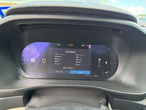 Used 2025 Volvo XC40 B5 Plus w/ Protection Package Premier AWD/4WD image 3