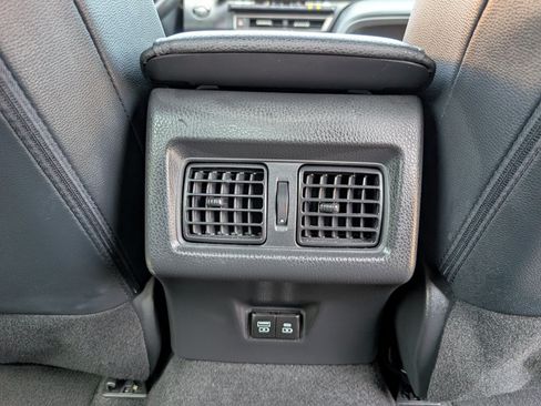 Used 2025 Toyota Camry XSE FWD image 7