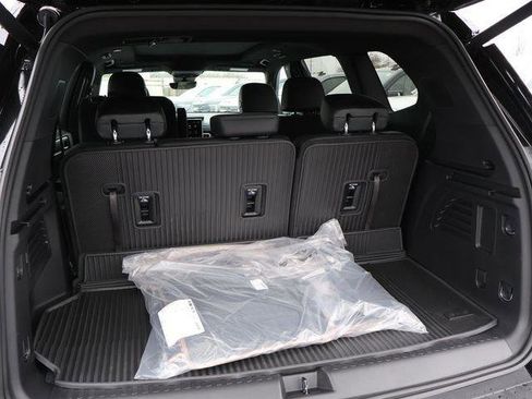 New 2026 GMC Acadia AT4 w/ Luxury Package image 9